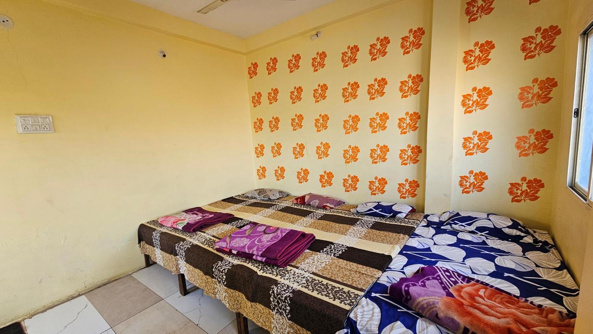 Hotel Sawan อุจเจน ภายนอก รูปภาพ